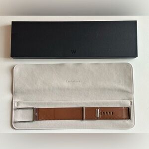 Brand New WHOOP MG LeatherLuxe Straight Band – Chestnut Cream (Titanium, S/M)